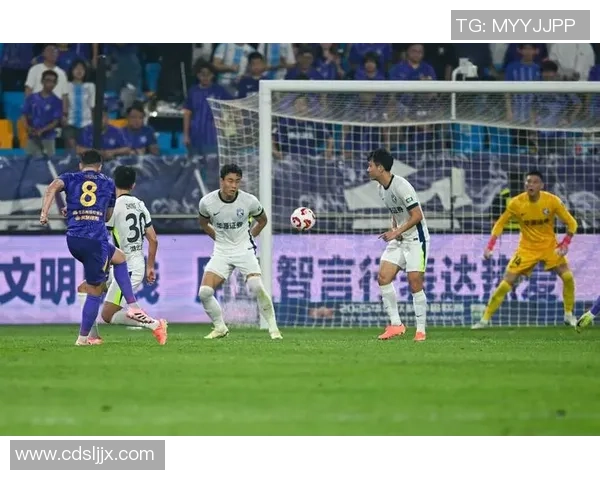 天津津门虎足球队:崛起中的中超劲旅与球星风采展现 天津津门虎足球队:崛起中的中超劲旅与球星风采展现