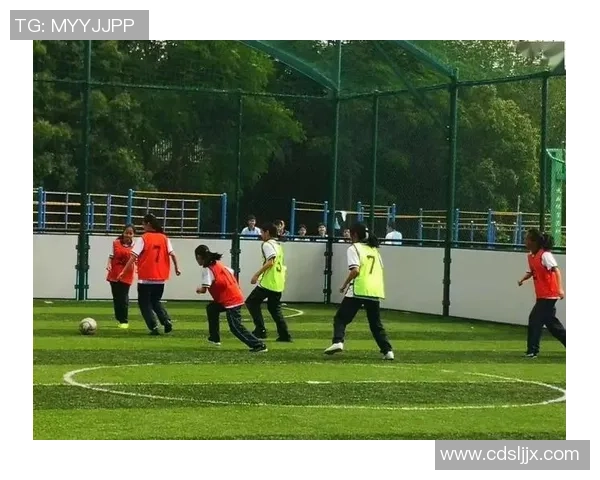 巴罗塔闪耀绿茵赛场展现超凡球技赢得球迷热烈欢呼