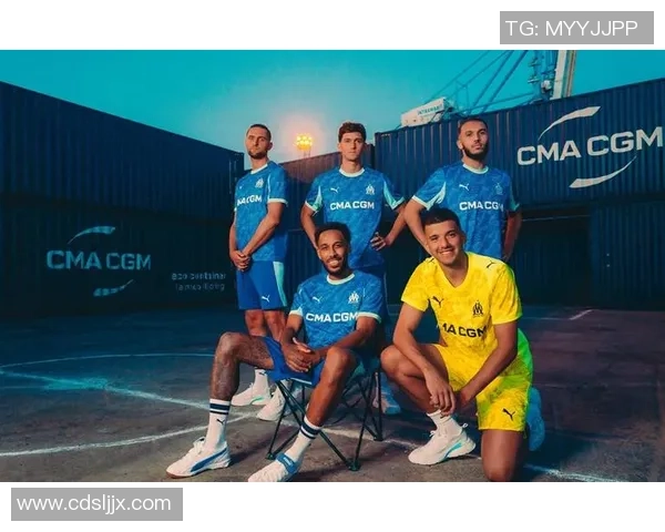 足球明星私服穿搭揭秘从球场到街头的时尚灵感指南 足球明星私服穿搭揭秘从球场到街头的时尚灵感指南