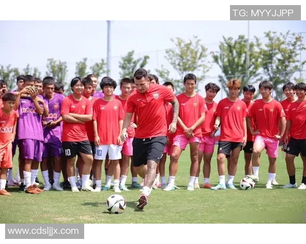 足球球星隐私趣闻揭秘围绕下体尺寸引发的八卦与争议